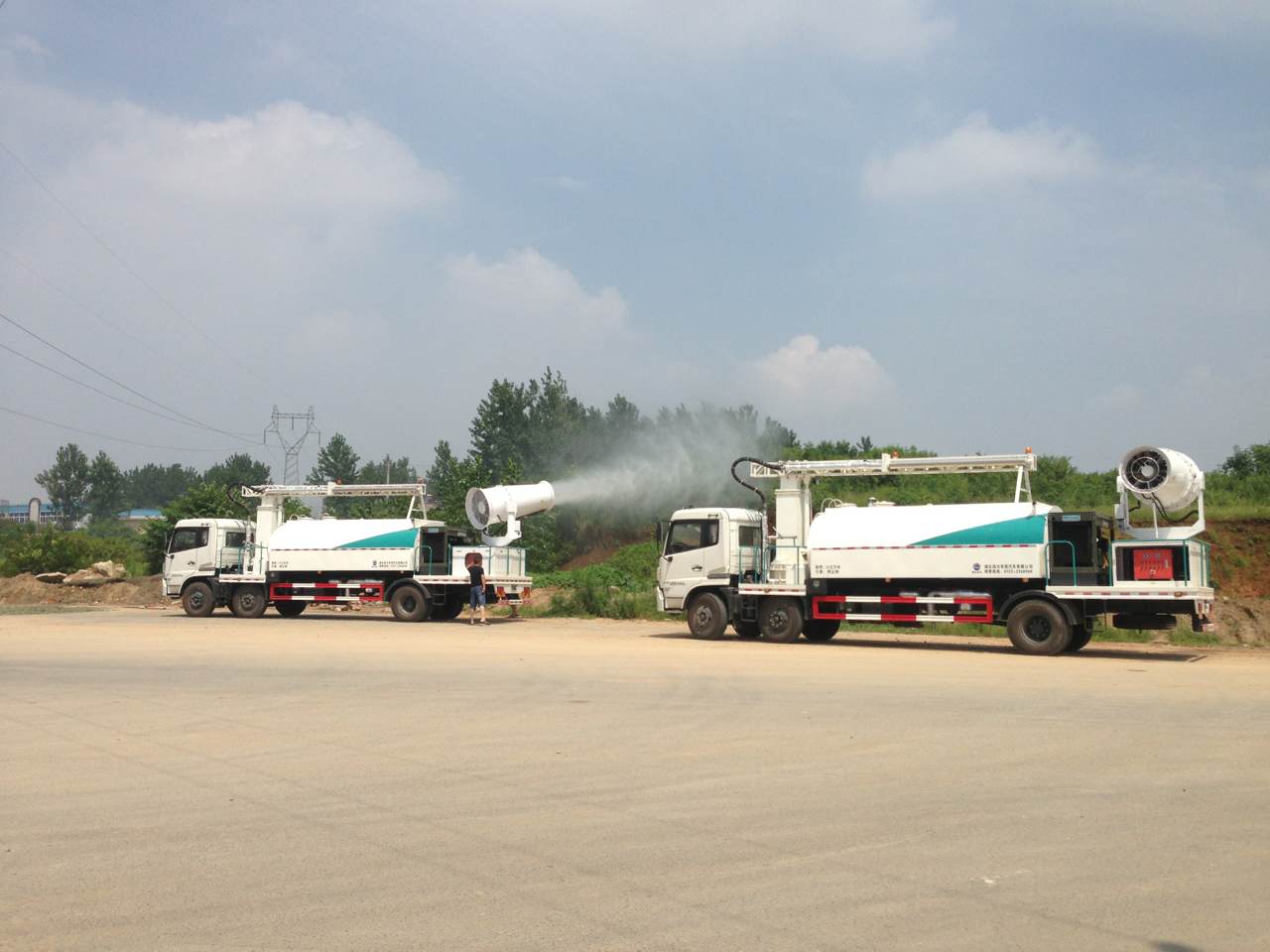 東風天錦前四后四抑塵噴灑車400-926-2926 東風天錦前四后四抑塵噴灑車400-926-2926