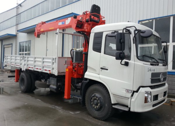 東風天錦國四隨車吊400-926-2926 東風天錦國四隨車吊400-926-2926