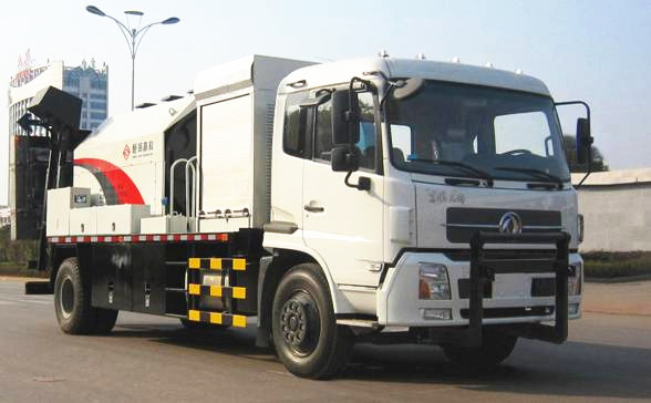 東風天錦瀝青路面養護車 東風天錦瀝青路面養護車