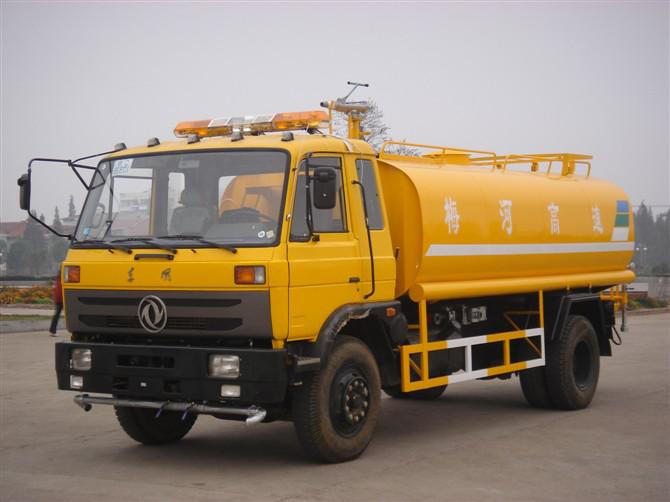 東風(fēng)153灑水車 東風(fēng)153灑水車
