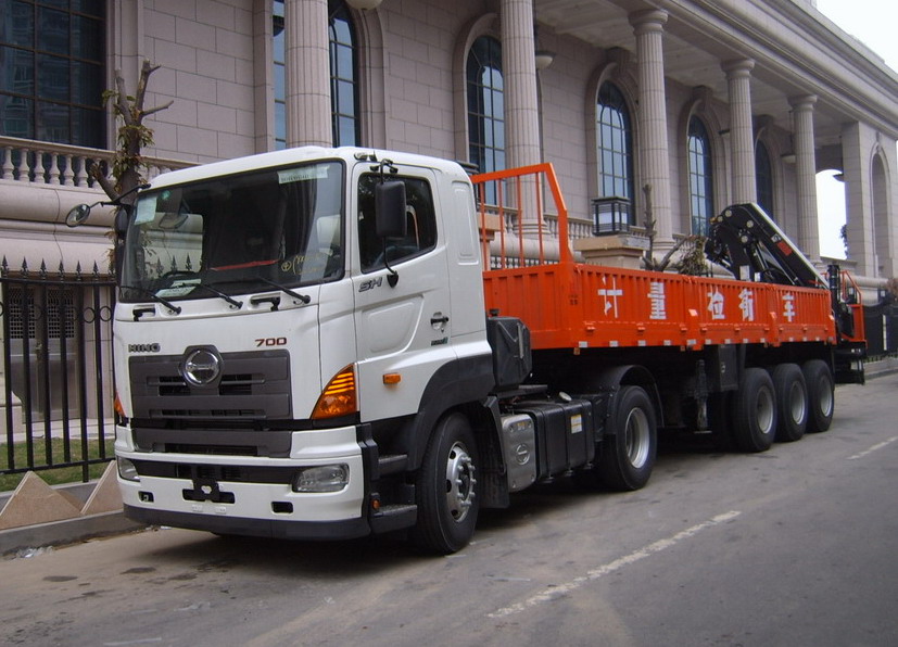 半掛式后置隨車吊計量檢衡車 半掛式后置隨車吊計量檢衡車