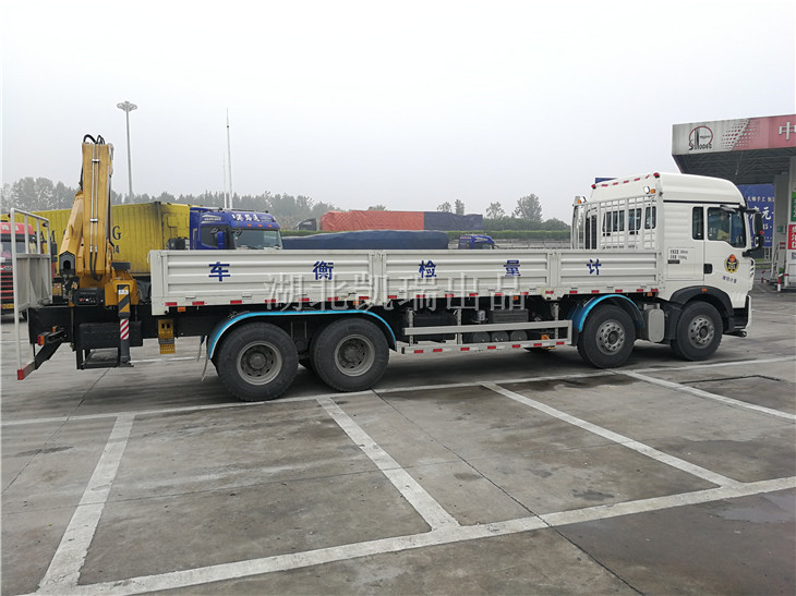 DWJ5310JJH5型計量檢衡車(右) DWJ5310JJH5型計量檢衡車(右)