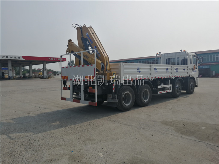 四軸計量檢衡車裝配徐工6.3噸吊機 四軸計量檢衡車裝配徐工6.3噸吊機