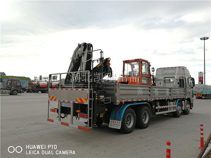 現(xiàn)代31噸國(guó)五計(jì)量檢衡車(chē)后視圖 現(xiàn)代31噸國(guó)五計(jì)量檢衡車(chē)后視圖