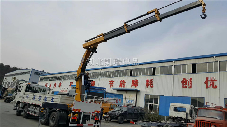 測試徐工12噸檢衡車吊機性能 測試徐工12噸檢衡車吊機性能