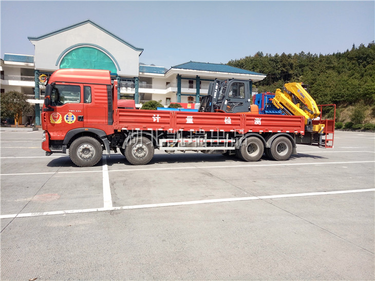 DWJ5320JJH計(jì)量檢衡車發(fā)運(yùn)(左) DWJ5320JJH計(jì)量檢衡車發(fā)運(yùn)(左)