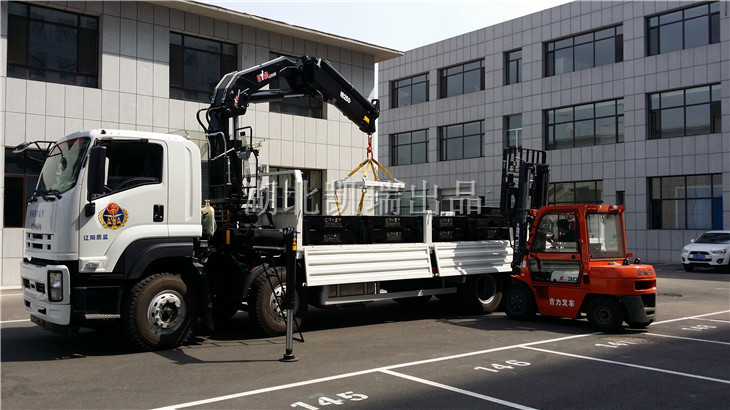 即將裝卸完成的檢衡車砝碼狀態(tài) 即將裝卸完成的檢衡車砝碼狀態(tài)