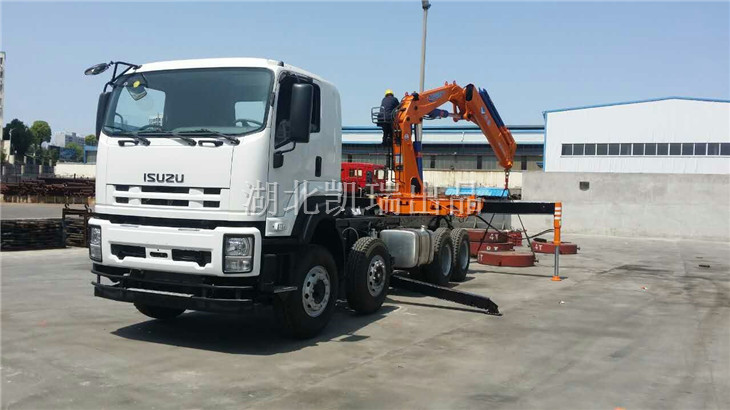 檢衡車吊臂做吊重測試 檢衡車吊臂做吊重測試