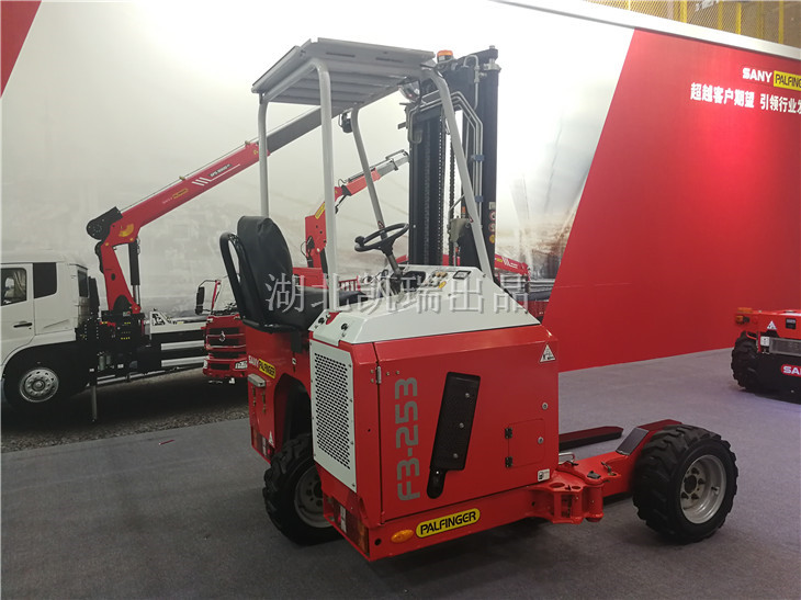 三輪檢衡車叉車側面 三輪檢衡車叉車側面