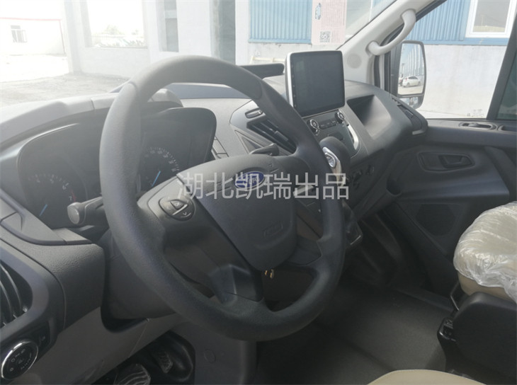 全順燃油加油機檢定車駕駛艙2 全順燃油加油機檢定車駕駛艙2