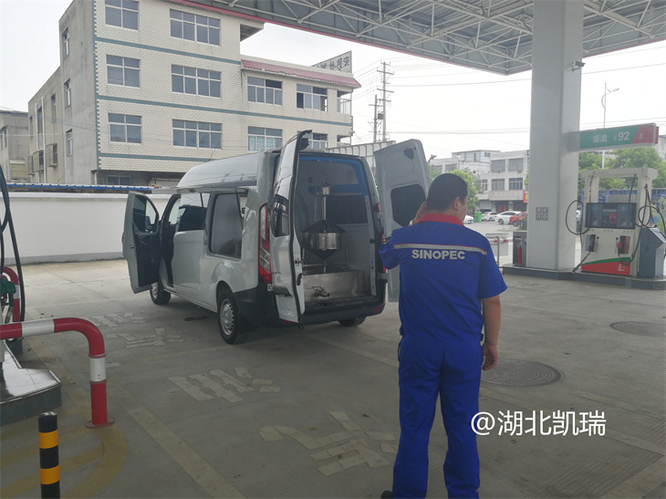 加油機(jī)檢定準(zhǔn)備就緒 加油機(jī)檢定準(zhǔn)備就緒